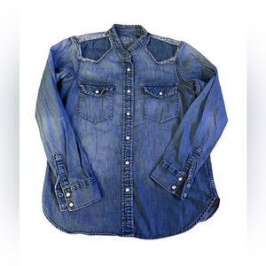 Gap Denim Shirt Womens XS Blue Pearl Snap Button